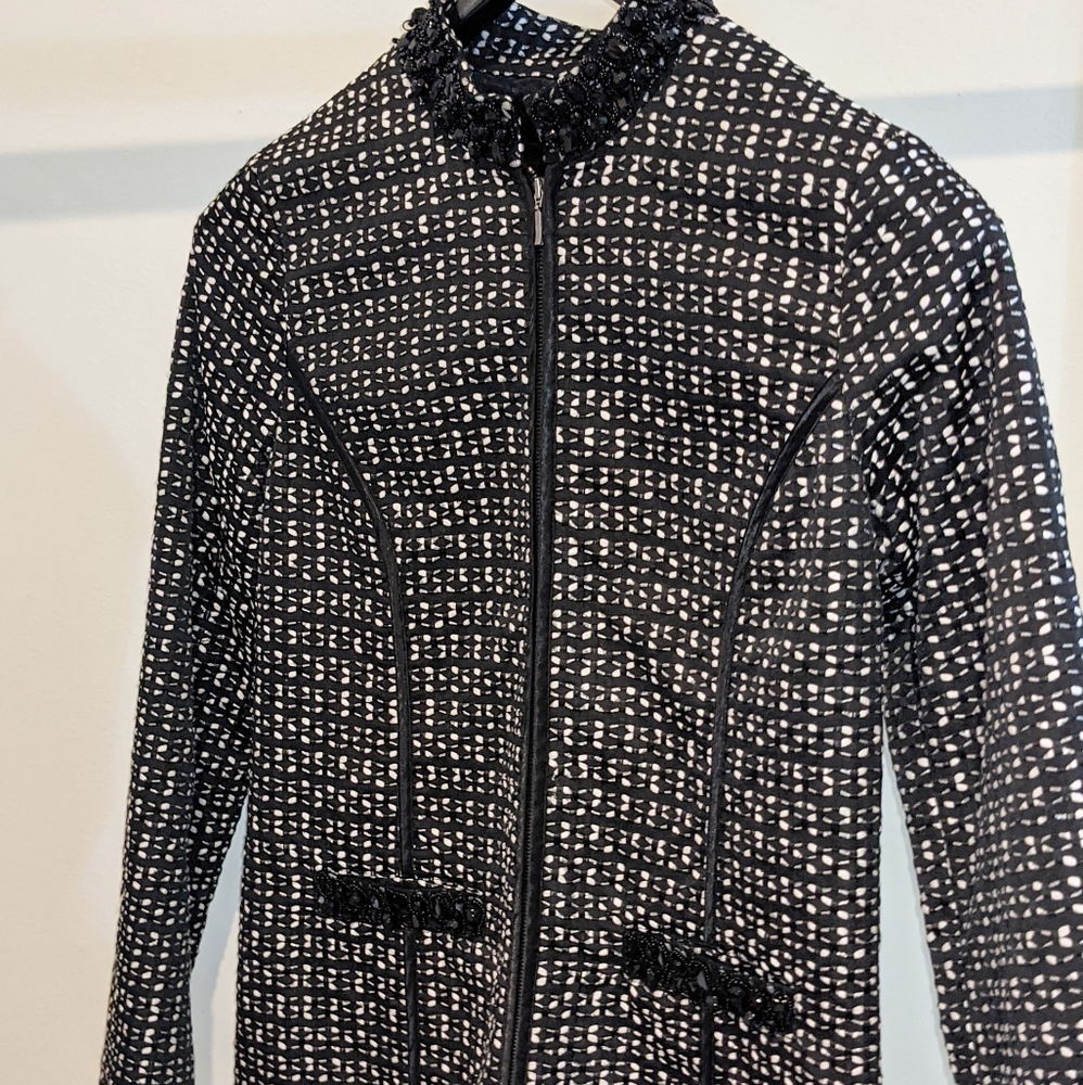 CHICO'S BLACK AND WHITE OUTERWEAR